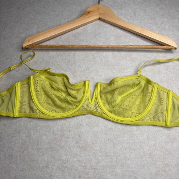 Intimately Free People Bralette 32DD Underwire Lace Green Demi cup used Fair - Picture 5 of 7